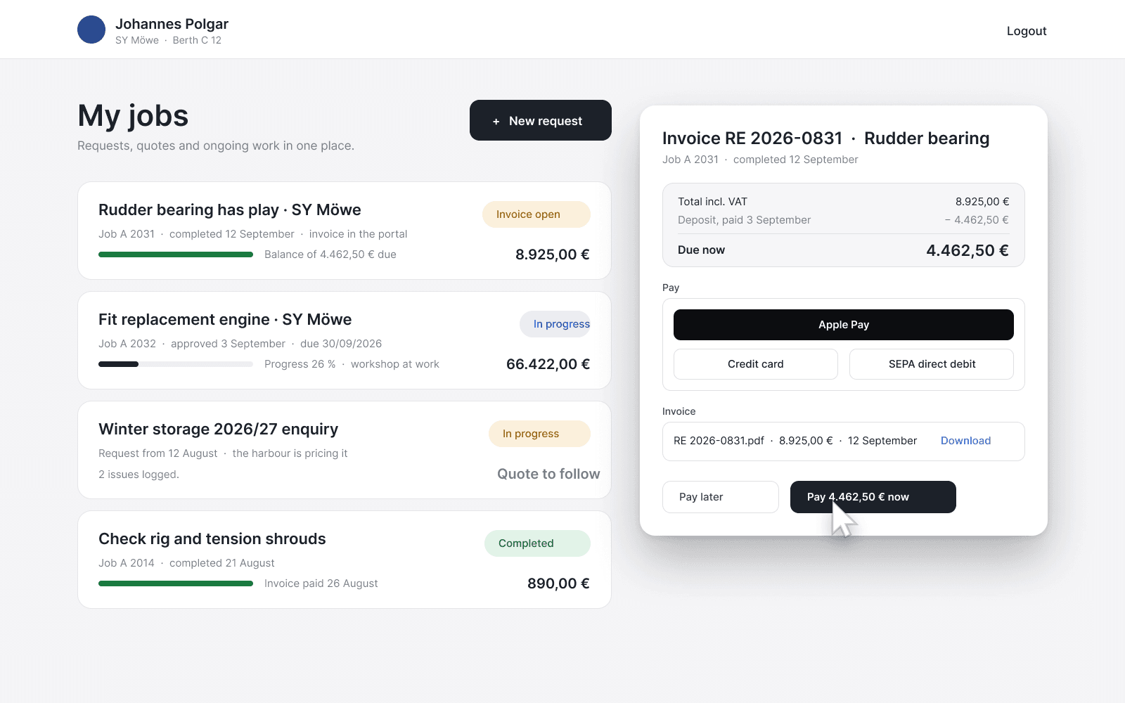 Customer portal: invoice RE 2026-0831 with total, the deposit already paid and the balance due, the payment methods Apple Pay, credit card and SEPA, and the invoice as a PDF.